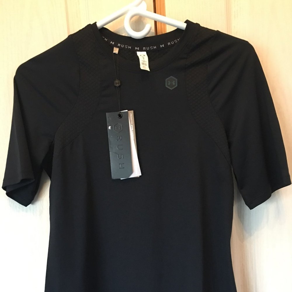 Under Armour Heat Gear Women's Rush Fitted  sz M